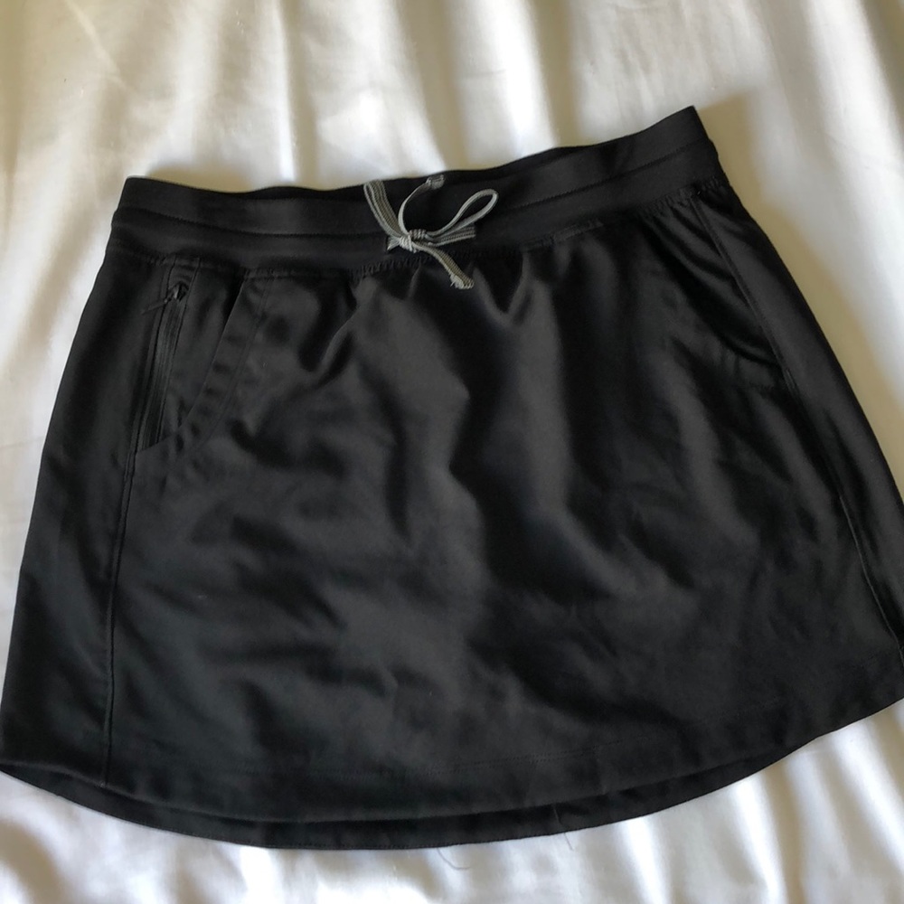 Athletic skirt / skort